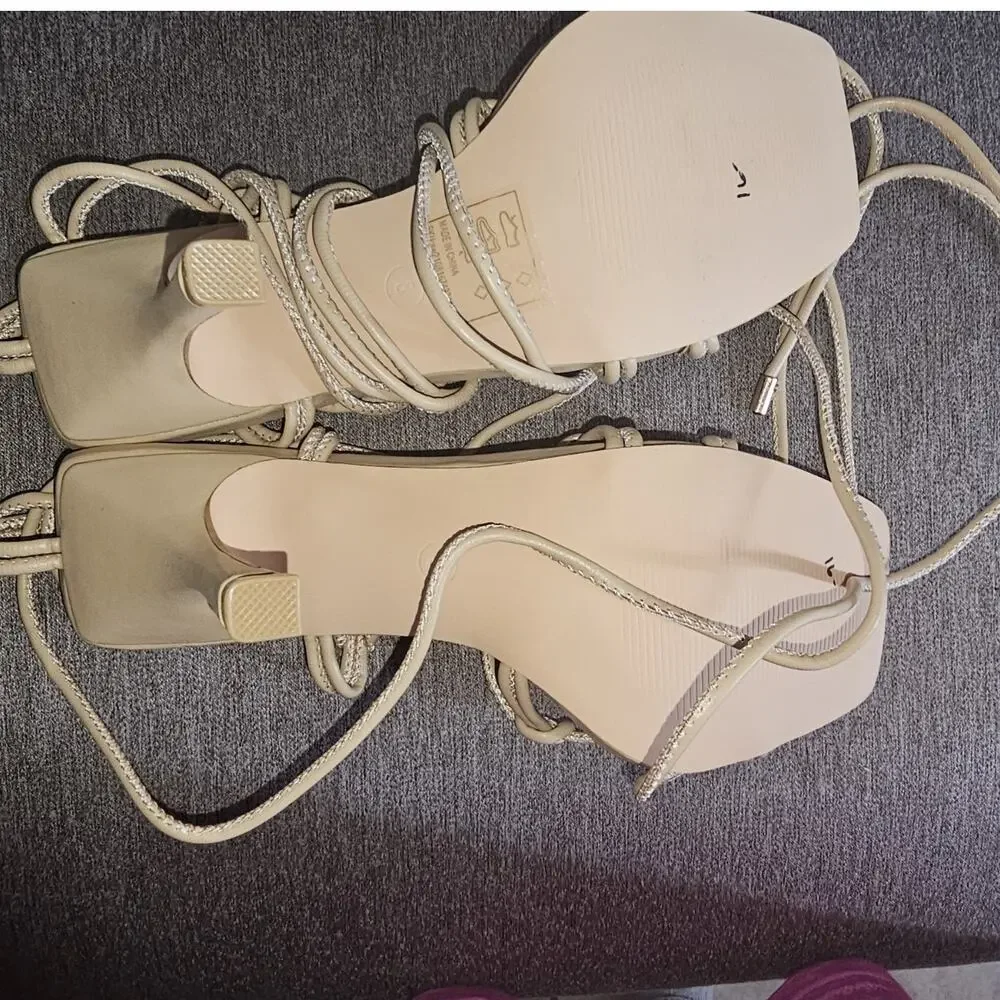 Womens Bone Beige Strappy Sandal Size 8M Tried on - Not Worn - Picture 5 of 5